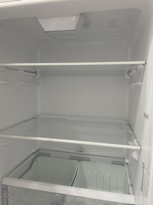 Продам холодильник Индезит