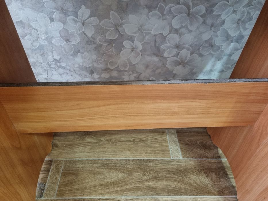 Продам кухонный стол