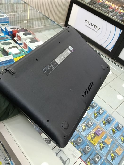 Ноутбук Asus 4/256