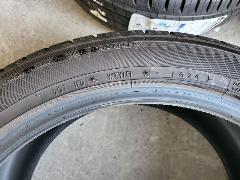 285/40/21 YOKOHAMA 2бр