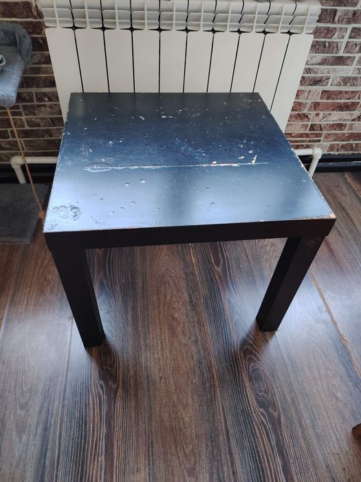 Продам столик маленький