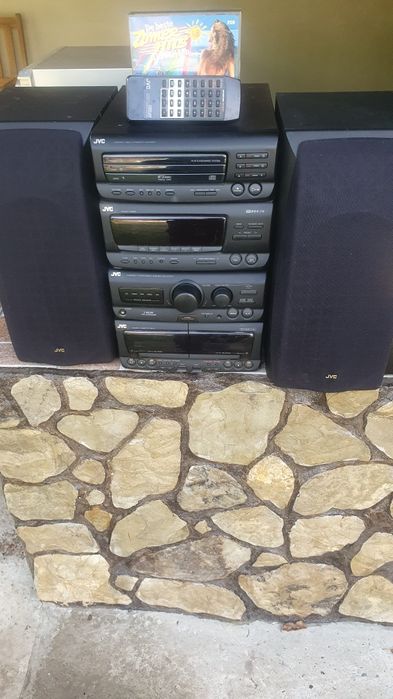Linie audio JVC boxe