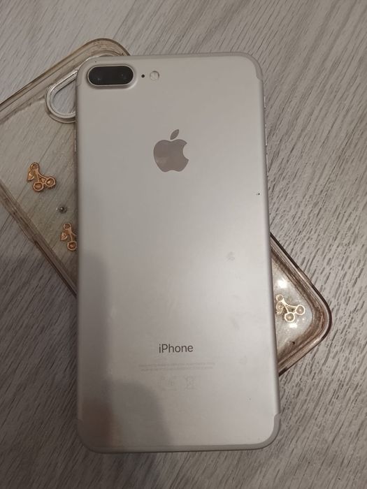 Айфон 7+ в отличном состоянии