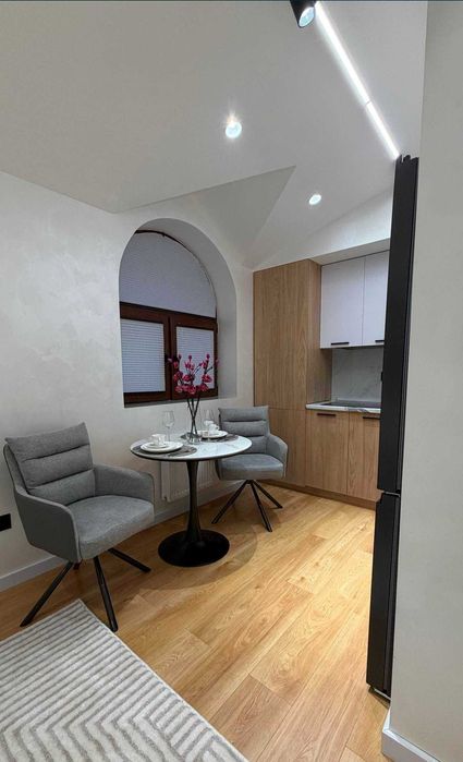 Ориентир: Алайский, Басри Баба, Ниёзбек Йули, Ц 2 Площадь: 40;