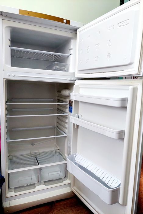 Продаю холодильник INDESIT