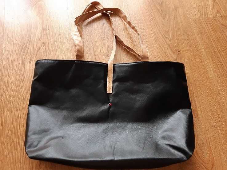 Geanta neagra-maro gravide