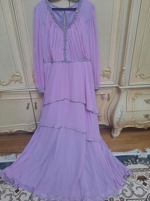 Красивые платья почти новые