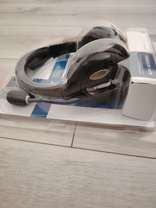 Наушники с микрофоном