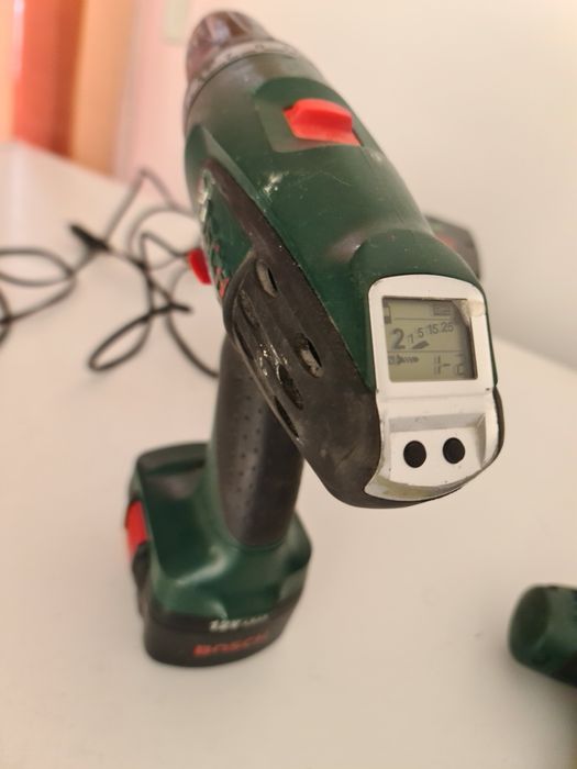 Vând autofiletanta Bosch  cu afișaj electronic  pentru  operațiuni.