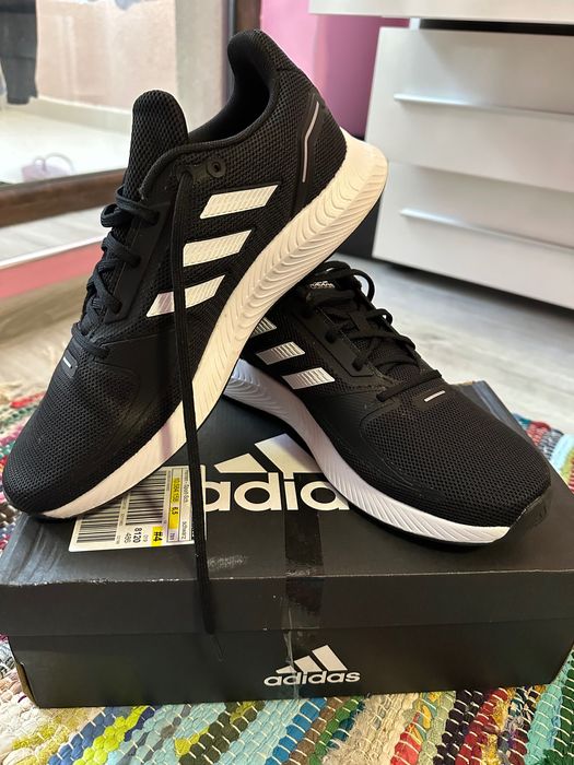 Нови маратонки Адидас