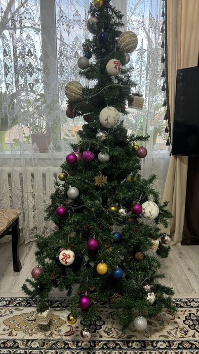 Продам елку в отличном состоянии