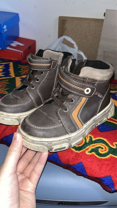 Отдам обувь бесплатно