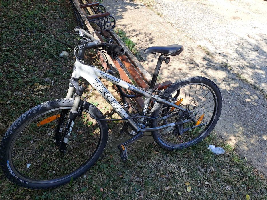 Vand bicicleta in stare buna.