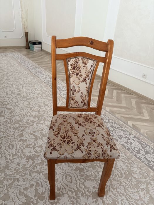 Стол и стулья срочно