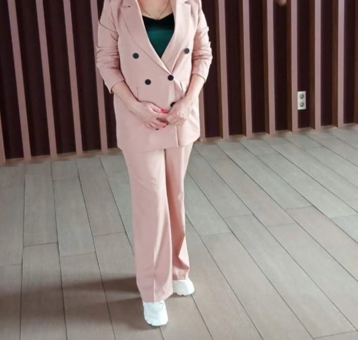 Женская одежда платья