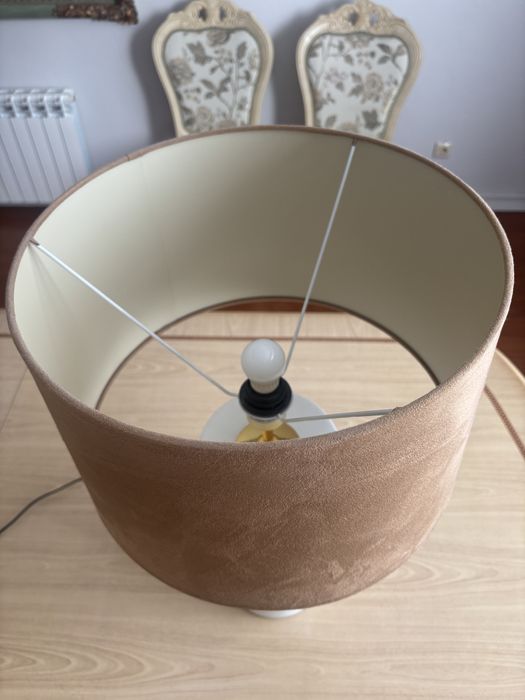 Продам настольную лампу