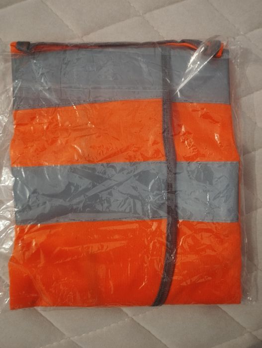 Жилет сигнальный продам