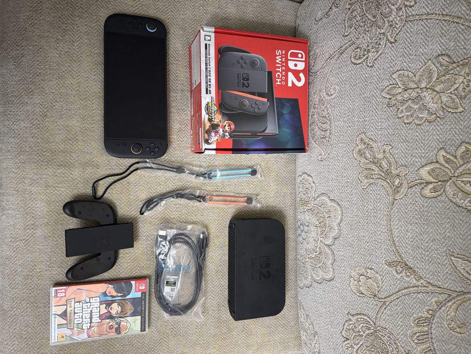 Продам NIntendo switch 2 полный комплект плюс GTA TRILOGY
