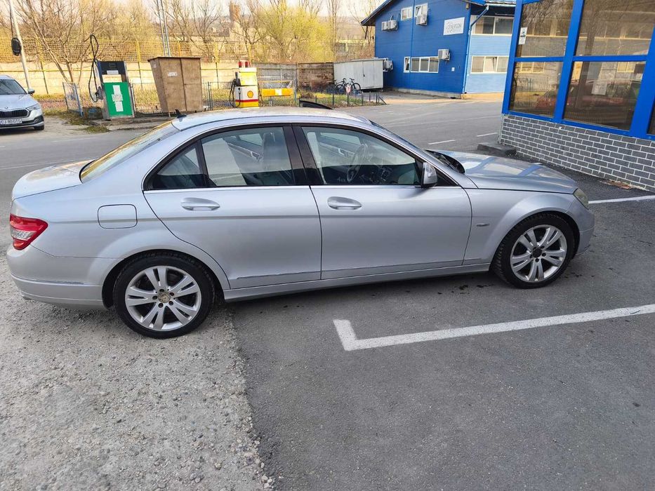 Autoturism Mercedes-Benz