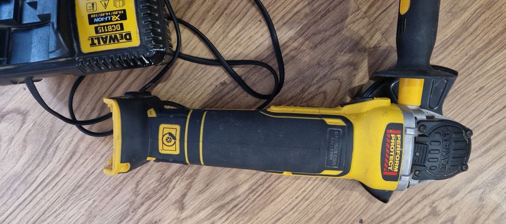 Ъглошлайф Dewalt DCG 405 P3