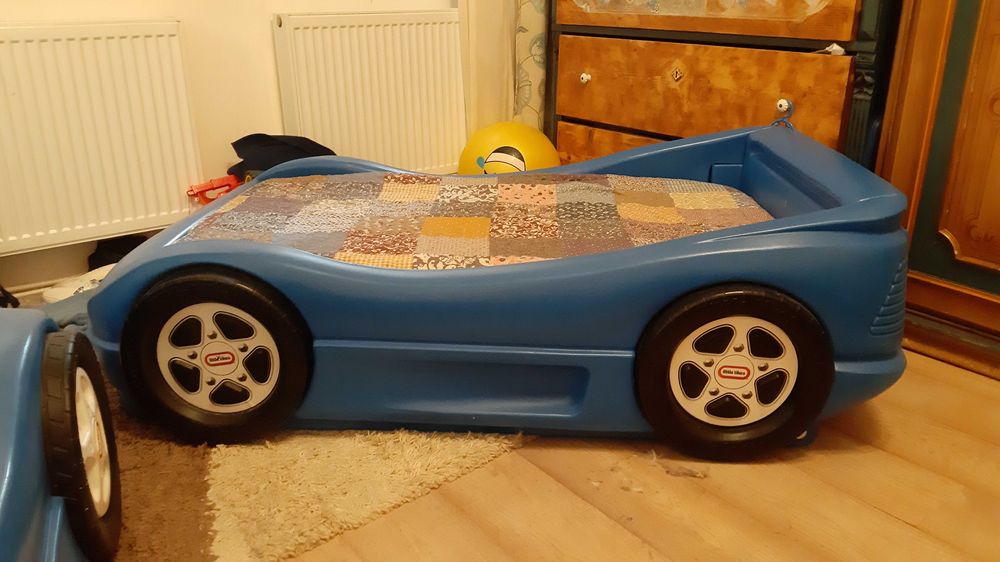 Patut model masina de curse