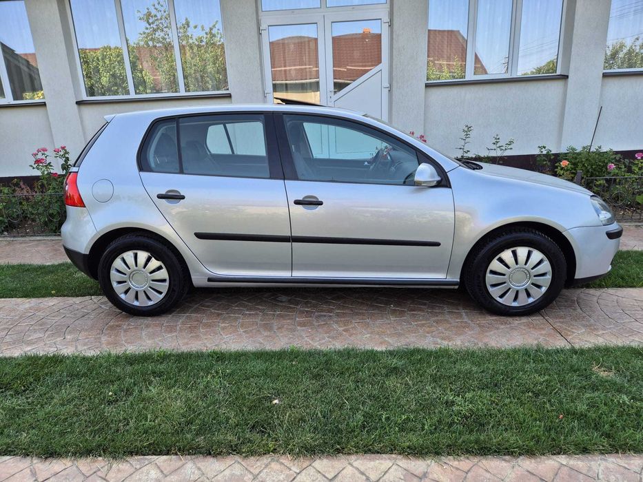 VW Golf 5 1.6 Benzina 75 Cp 2005