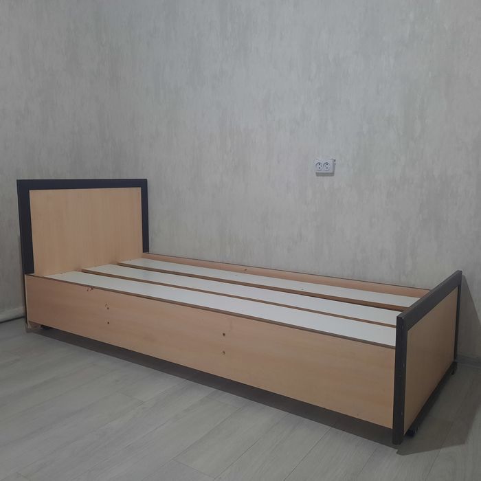 Продам односпальную кровать
