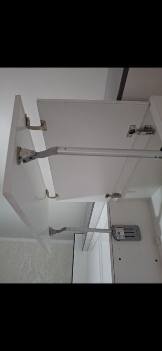 кухня дверь подемный система