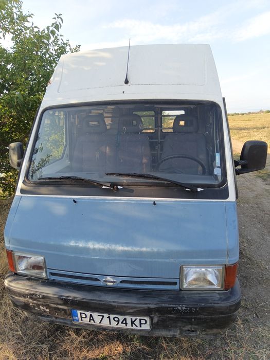 Бус Nissan Trade 75