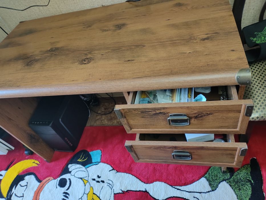 Продам компьютерный стол