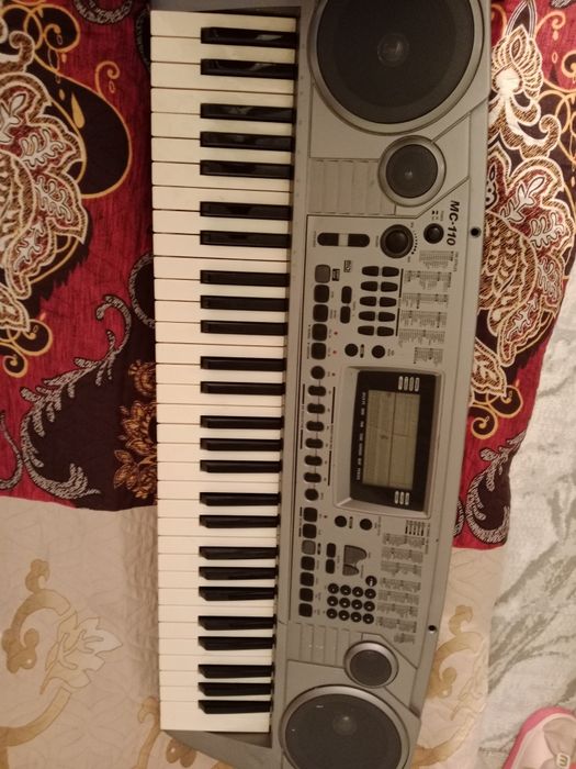 Синтезатор MC-110