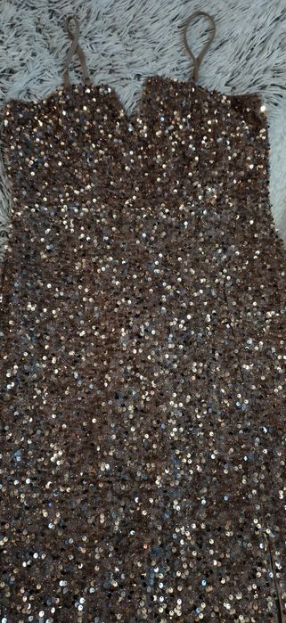 Чисто нови рокли, размер М към L