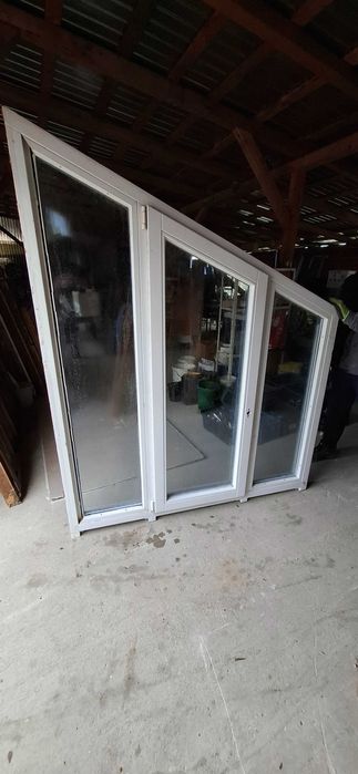 Geamuti din lemn pentru mansarda