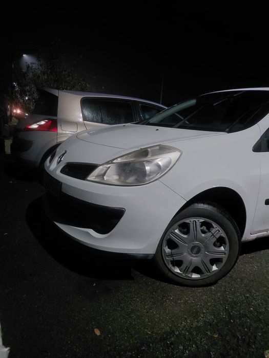 Vand Renault clio 3 benzina