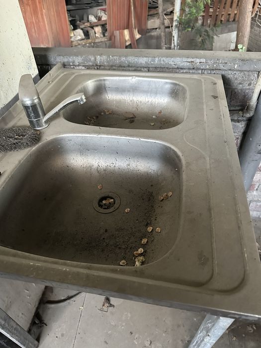 Продам раковины разные