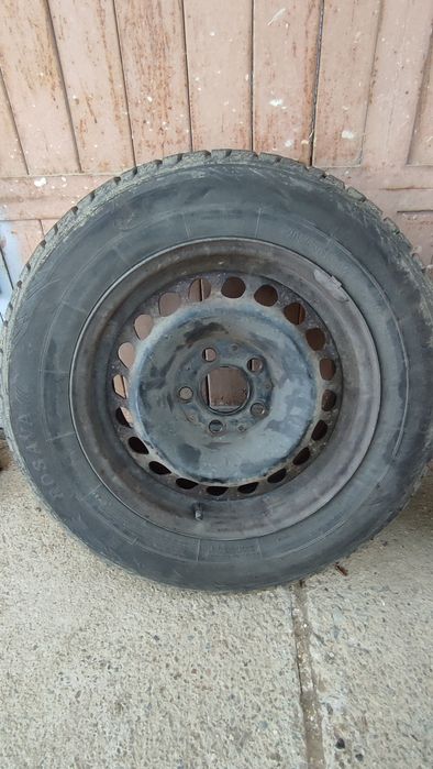 Зимни гуми 205/65/R15 5 броя
