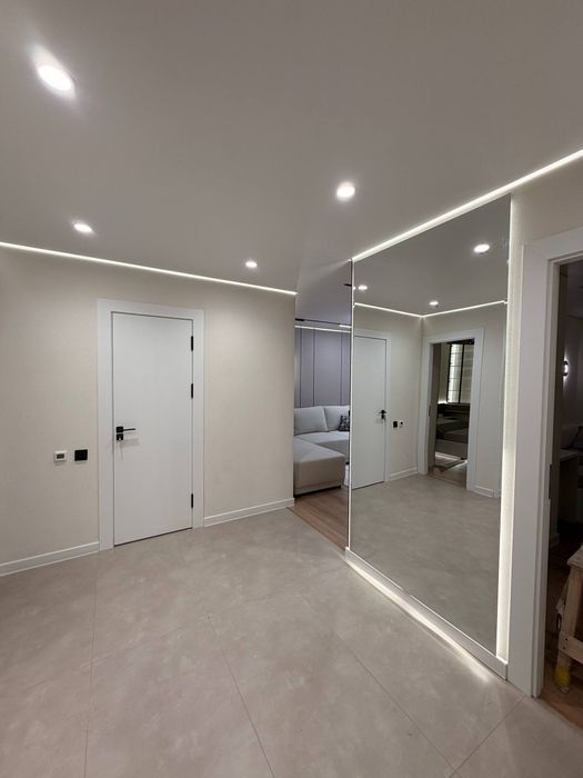 Продаётся 4-комнатная квартира на м. Космонавтов