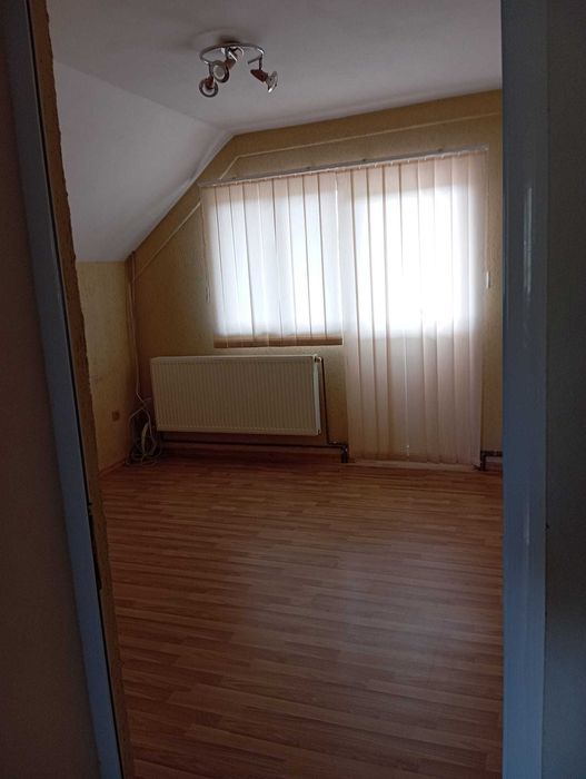 Casă + anexă gospodărească + teren Curtea de Argeș