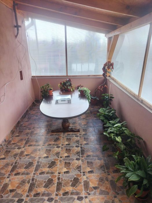 Vând casă cu teren