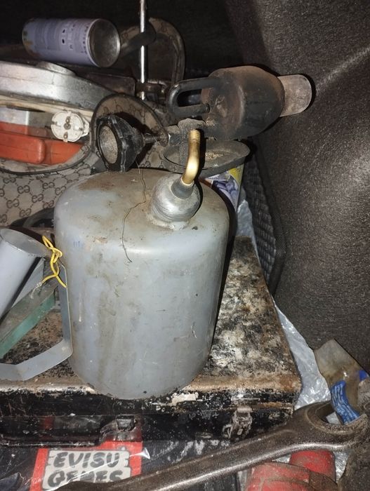 Продам паяльную лампу мало пользовался за 3000 отдам ключь за 1000 ари