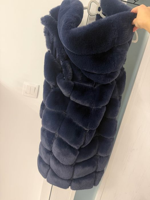 Пухкав дамски син елек