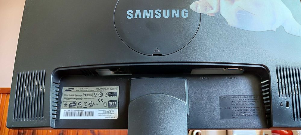 Монитор samsung 22" 1280x720p