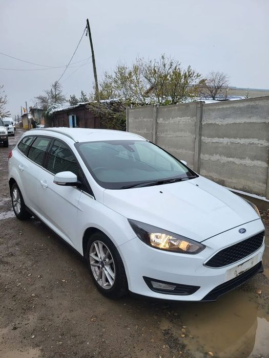 dezmembram ford focus 3 2014 bara fata/capota motor/aripi fata/trager/