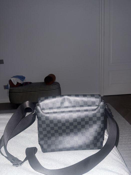 Барсетка бренда Louis vuitton