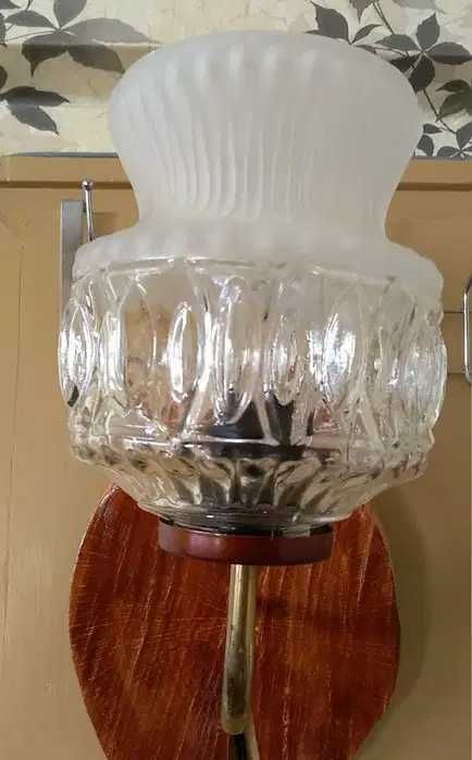 Стенна лампа -абажур