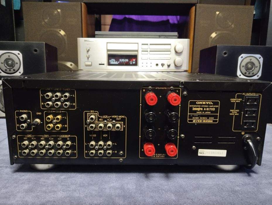ONKYO Integra A-817XD