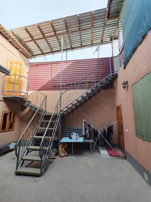 Ховли сотилади эски шахарда