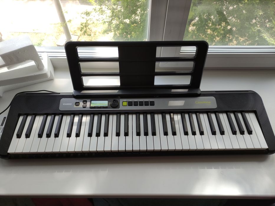 Синтезатор Casio LK-S250