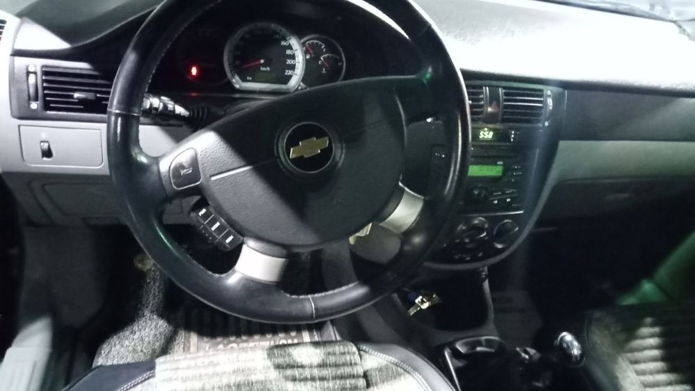 Машина Chevrolet Gentra продаётся