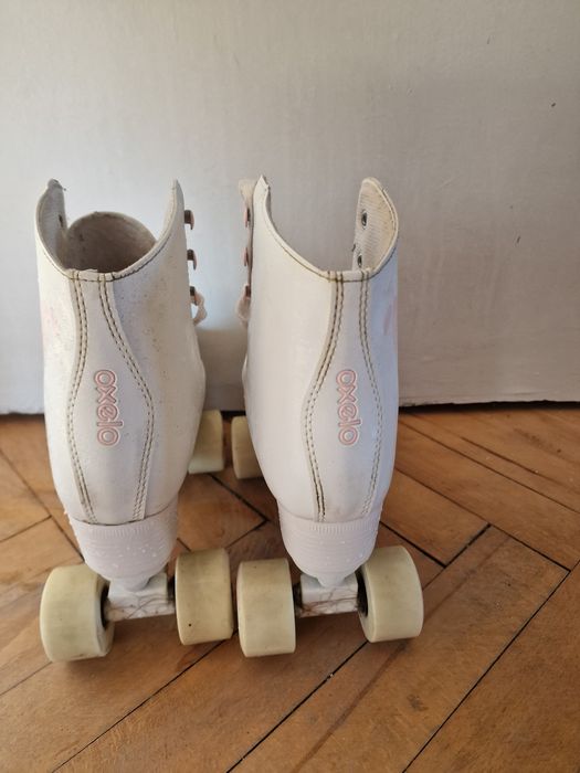 Ролкови кънки в бял цвят